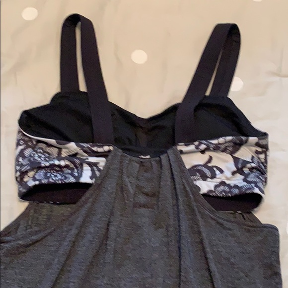 Lululemon top size 6 - Picture 2 of 2